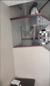 操嫂子 哥哥在楼上休息，迫不及待的和嫂子在楼下翻云覆雨，无套艹逼