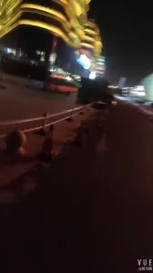 妹子有点M属性 操着的时候发语音叫兄弟过来一起3P 手势和字条验证